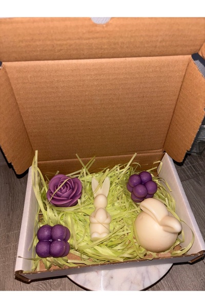 Roots&Flame Iepuraș Paște Ceară Soia Handmade – Roots & Flame Ediție Limitată”