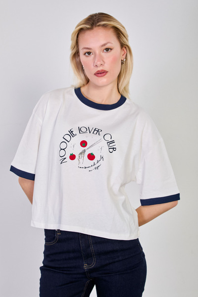 BARRELS AND OIL Дамска тениска с принт на макарони и гарнитура – екрю