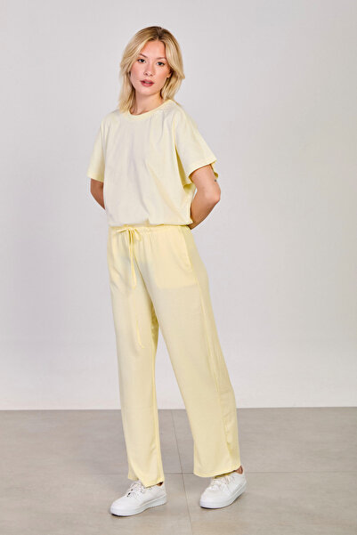 BARRELS AND OIL بنطال نسائي بخصر مطاطي قصة ساق واسعة - أصفر