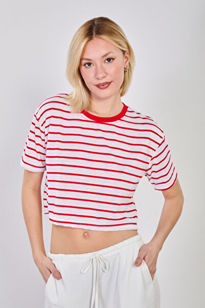 BARRELS AND OIL Дамска тениска с велосипедна яка и райета – екрю/червено