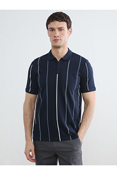 LC Waikiki تي شيرت مخطط بياقة روبا مطوية من UZG STORE للرجال الأنيقين