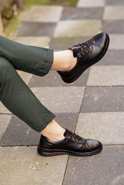 Venüs 2216114Y Hakiki Deri Kauçuk Tabanlı Ortopedik Kadın Ayakkabı