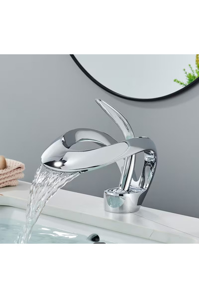 Flextail صنبور حوض كروم شيلالي - صنبور فاخر ذو ذراع واحد يوضع فوق سطح الطاولة...