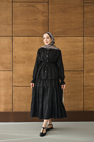 LOCCO Costum de damă cu talie ajustabilă și detaliu brodat, negru