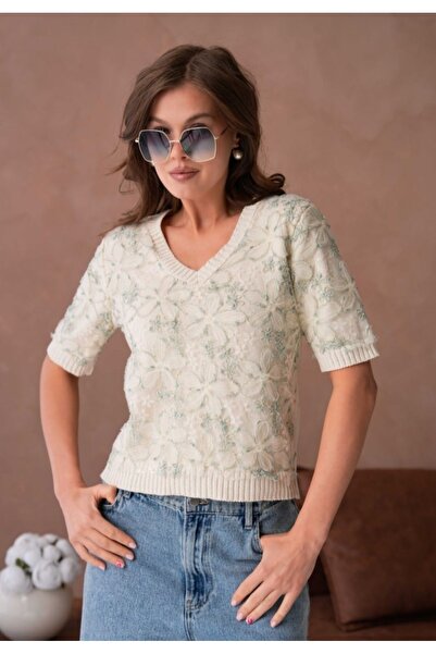 Yerli Çiçekli Kısa Kollu Kadın Triko Bluz