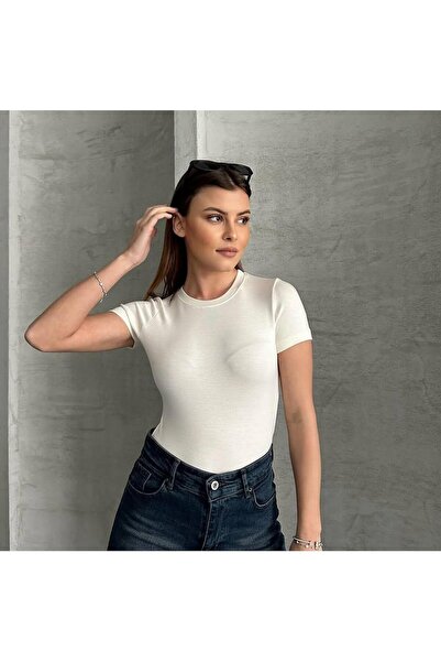 Butik Women's Basic Crew Neck Slim Fit Body — Short Sleeve Casual Body
