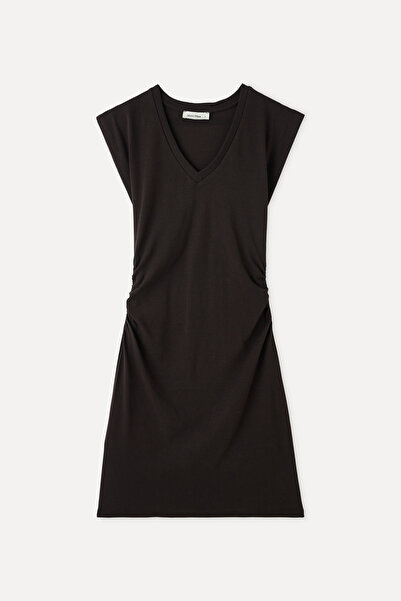 Mudo Fitted Sleeveless Mini Dress