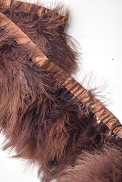 Yarn World Fur feathers to add a touch of luxury and modernity