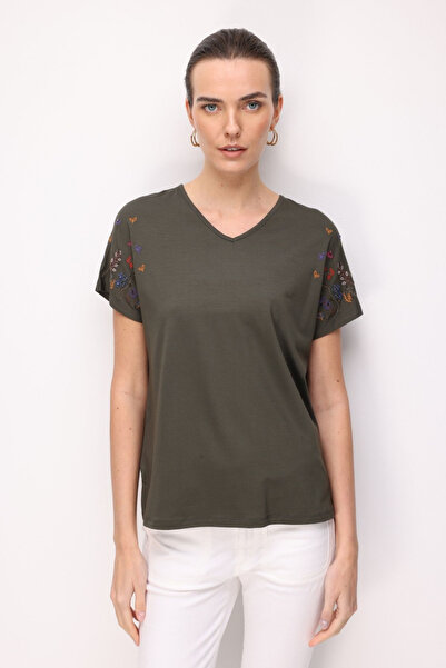 Desen Triko Γυναικείο μπλουζάκι με λαιμόκοψη V, κεντημένο, με χαμηλά μανίκια,...