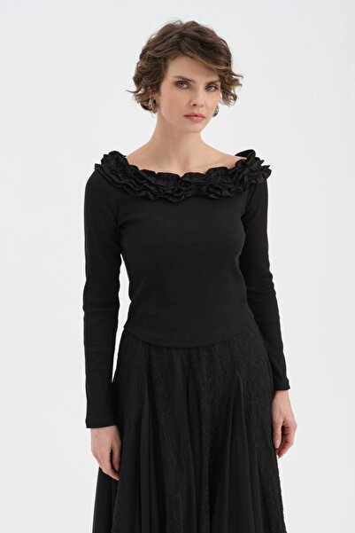 tw3 Kadın Omuzu Açık Fır Fır Detaylı Uzun Kollu Tasarım Bluz