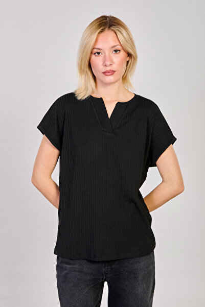 BARRELS AND OIL Women's V-Neck Short Sleeve Corded Fabric T-Shirt - Black