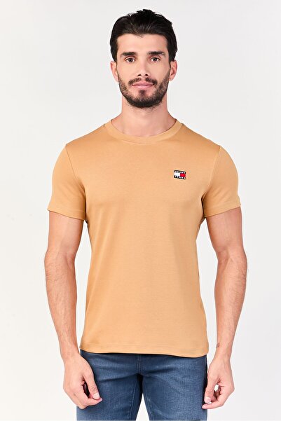 Tommy Hilfiger تيشيرت رجالي من تومي جينز، برقبة دائرية وأكمام قصيرة، بشعار ال...