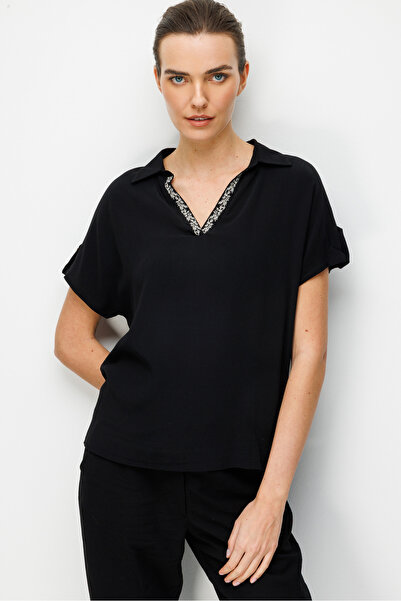 Desen Triko Bluză de damă cu guler brodat și mâneci scurte bumbac moale neagră