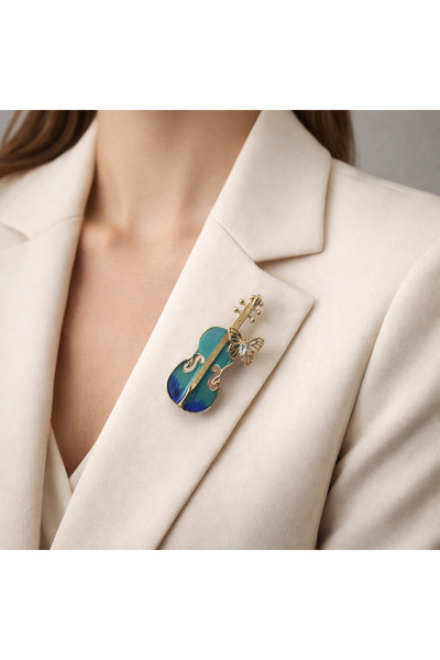 HER ŞEY NOTA www.herseynota.com Keman Figürlü Metal Broş – Müzik Temalı Ceket...