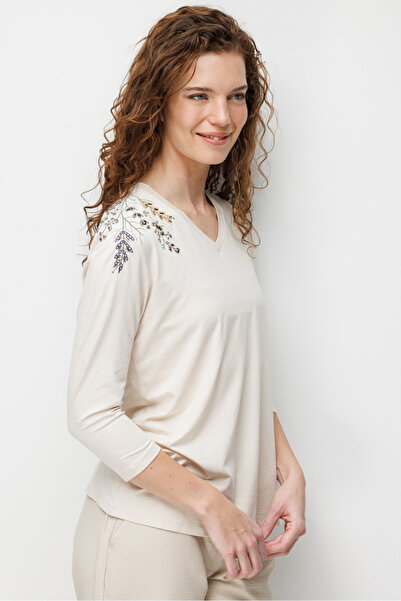 Desen Triko Γυναικεία μπλούζα με λαιμόκοψη V και κέντημα στους ώμους, χτενισμ...