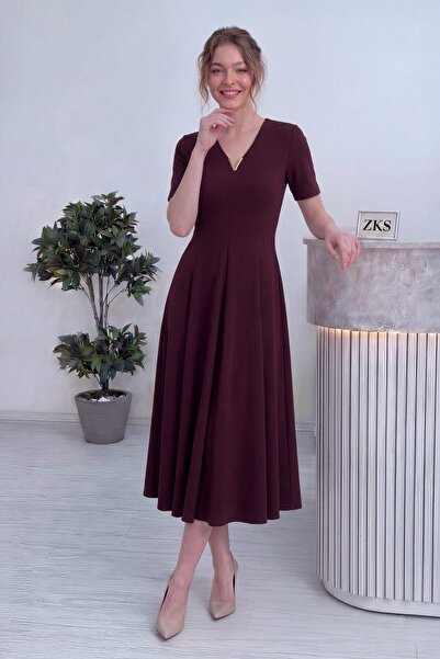 zks grup tekstil Γυναικείο κοντομάνικο φόρεμα με λαιμόκοψη V και αξεσουάρ Mid...