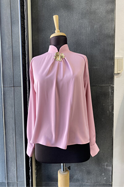 PERA MODA Κομψό πουκάμισο-μπλούζα με λεπτομέρεια από χρυσή καρφίτσα