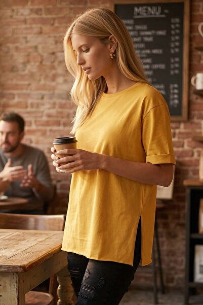 armonika Дамска памучна тениска с жълт цвят, кръгла яка, двойни ръкави и разр...