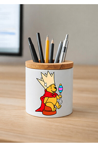 Eylül Design حامل أقلام سيراميك ويني ذا بوه مطبوع مع تفاصيل خشبية لسطح المكتب