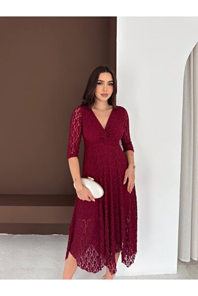 Kurveze dantel elbise