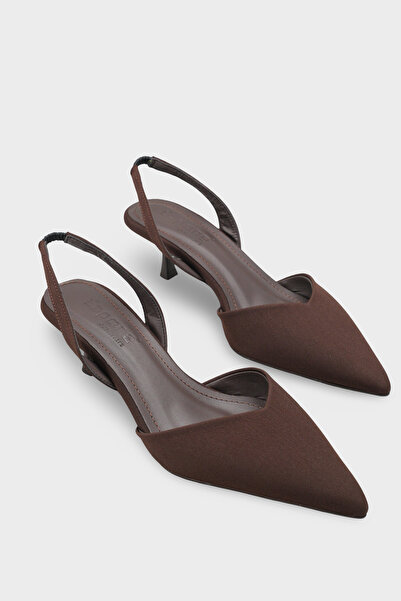 Capone Outfitters Esmerelda Pointed Toe Women's Shoes with Back Strap and Med...