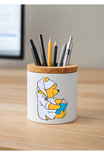 Eylül Design حامل أقلام سيراميك ويني ذا بوه مطبوع مع تفاصيل خشبية لسطح المكتب