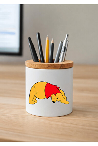 Eylül Design حامل أقلام سيراميك ويني ذا بوه مطبوع مع تفاصيل خشبية لسطح المكتب