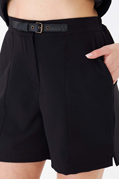 Sortie Pantaloni scurți eleganți pentru femei, cu cusături frontale, din cure...