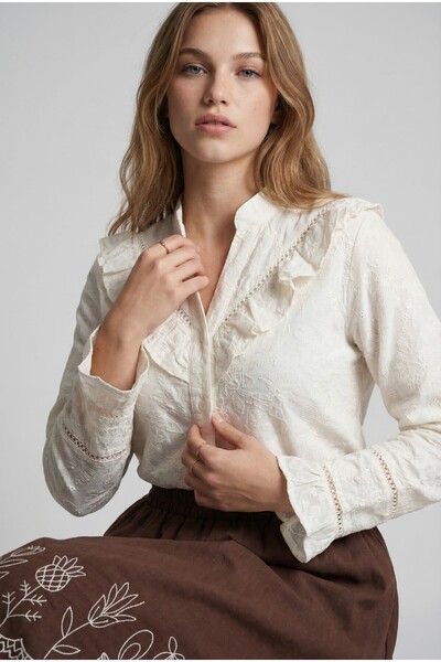 NEFESSE Brode İşlemeli Kolu Ve Yakası Volanlı Vual Gömlek -Bej