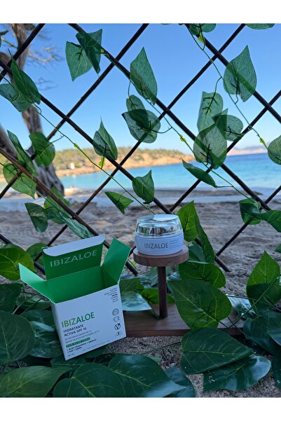 Ibizaloe SPF15 package (moisturizing lip balm gift)