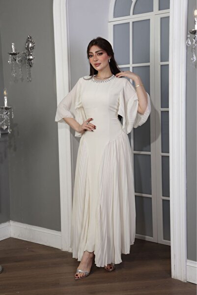 ٌRominz fashion فستان ناعم بكرستال كريب وشيفون مكسر - إطلالة ملكية راقية - متوفر في مستودعاتنا بالمملكة.