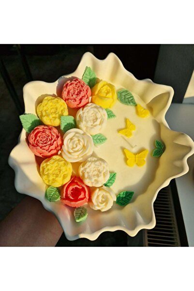 Criali Atelier Lumânare decorată cu flori – rafinament și delicatețe în fieca...