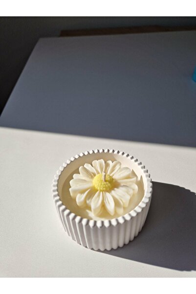 Criali Atelier Lumânare parfumată cu margaretă din ceară naturală de soia rea...