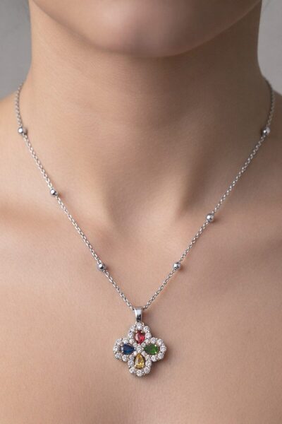 NKIE JEWELS قلادة فضية اللون من الفولاذ المقاوم للصدأ موديل مرصّع بالأحجار فا...