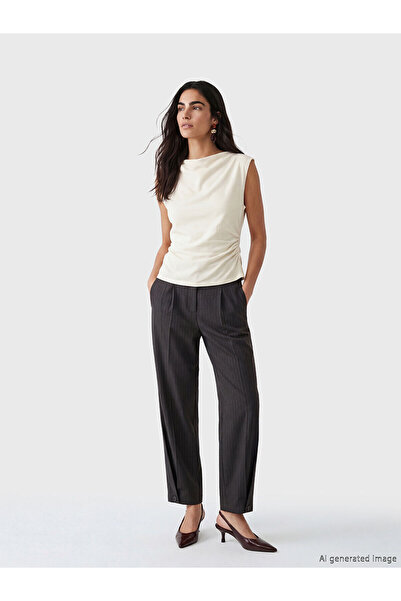 LC Waikiki Nevavm Loose Fit Striped Women's Pleated Fabric Pants with a Diffe...