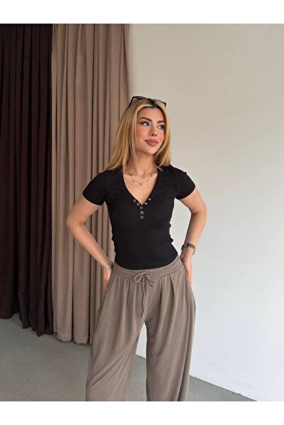 gozdefashion تفاصيل زرّات على شكل حرف V للنساء حياكة مضلعة بقصة قصيرة