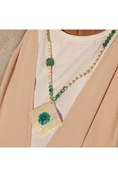 ByFlorya Jewelry قلادة من الحجر الطبيعي واليشم - تصميم بتفاصيل زهرية وحبل قاب...