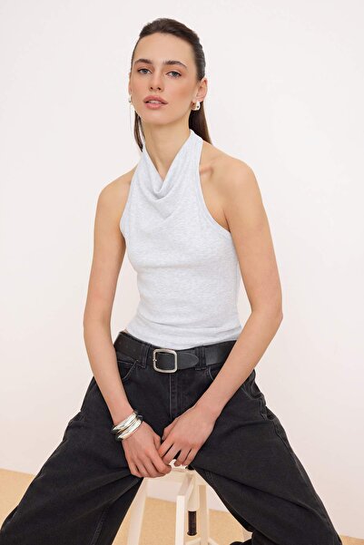 Trendyol Collection Bluză gri melanj, mulată, cu decolteu tip V, fără mâneci,...