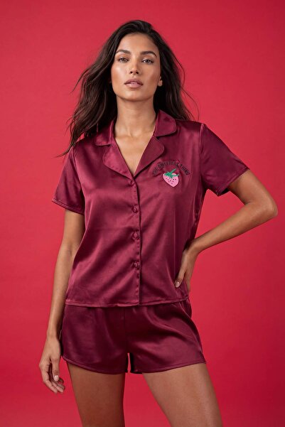 Trendyol Collection Bordo Strawberry and Slogan Με κέντημα Σετ Πιτζάμες με Σα...