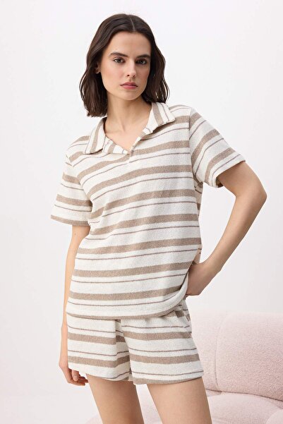 Trendyol Collection Beige-Nerz gestreiftes Strick-Pyjama-Set im Strick-Look T...