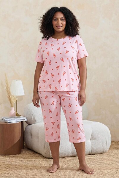 Trendyol Curve Σετ Πιτζάμες Πλεκτό με Σχέδιο Αστακός σε Ροζ Χρώμα, Μεγάλο Μέγ...