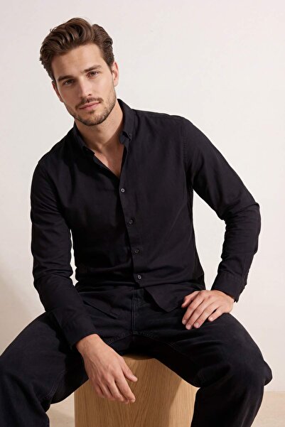 Trendyol Collection Schwarzes reguläres Herrenhemd TMNSS26GO00008