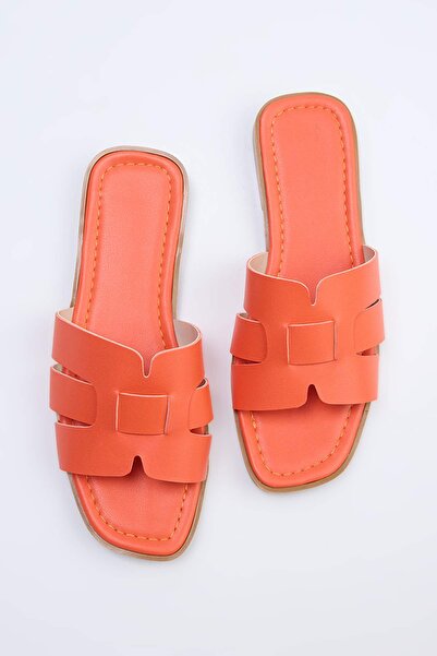 TRENDYOL SHOES Πλακάκια Μονόχρωμα Γυναικείες Παντόφλες Καθημερινές TAKSS24TE0...