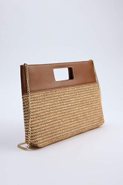 TRENDYOL SHOES Γυναικεία τσάντα κλάτς σε μίνι μέγεθος Camel TAKSS26PY00001