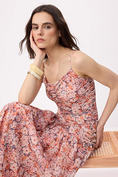 Trendyol Collection فستان ميدي مبطن بالشيفون متعدد الألوان مزين بالزهور منسوج...