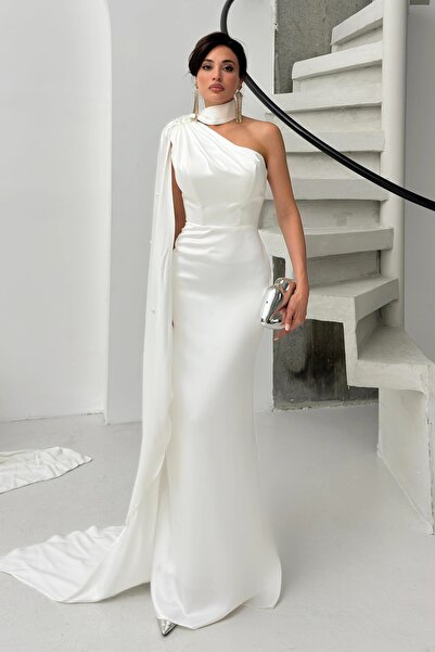 Feminist Yaka Kuşak Detaylı Tek Omuz Abiye Beyaz 0801099