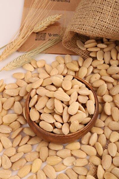 AKTARCINIZ Badem Soyulmuş Tane 1 Kg