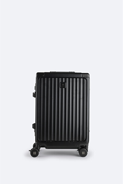 Avva Siyah Polipropilen Laptop Bölmeli USB Sarj Özellikli Küçük Boy Bavul B00...