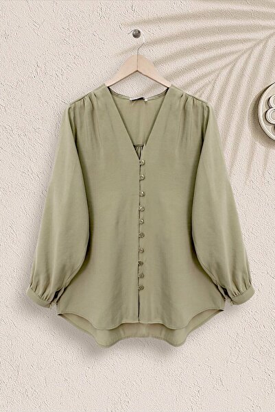 HİJABAYA Cămașă lungă cu decolteu în V și nasturi la spate