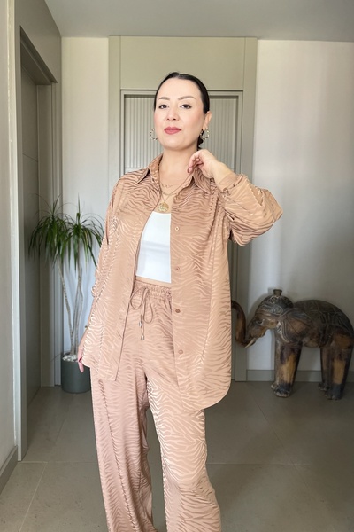 Butik Didem Sakinci طقم قميص وبنطلون من الساتان من زيبرا منقوش ملمس ناعم